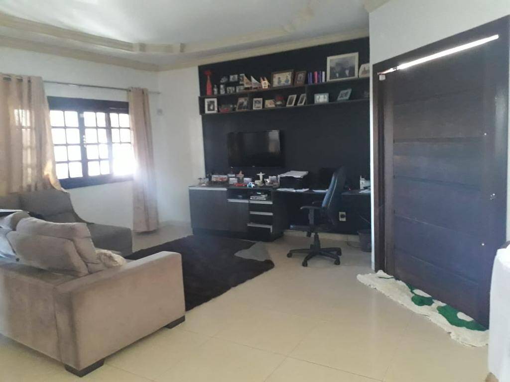 Casa à venda e aluguel com 3 quartos, 240m² - Foto 10