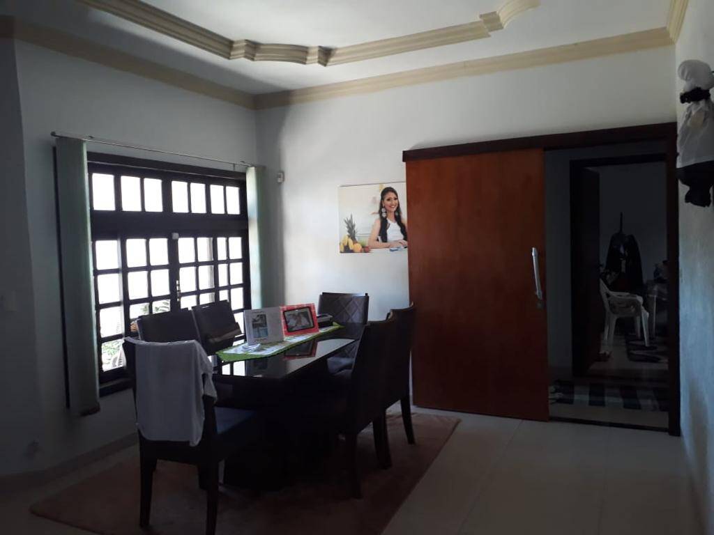 Casa à venda e aluguel com 3 quartos, 240m² - Foto 12