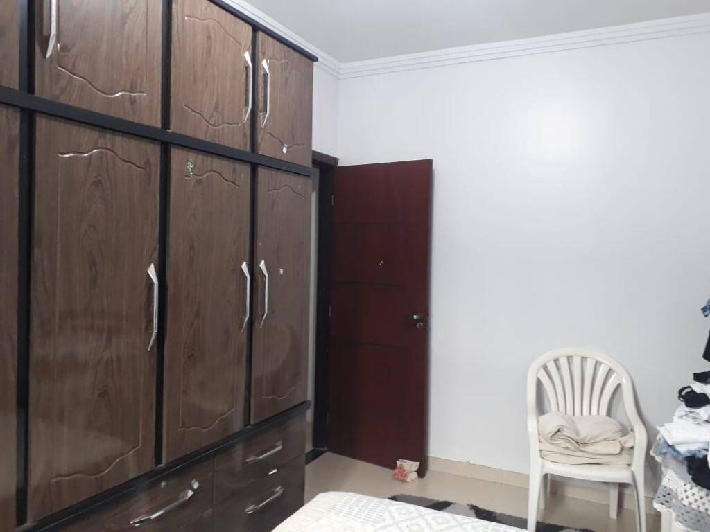 Casa à venda e aluguel com 3 quartos, 240m² - Foto 14