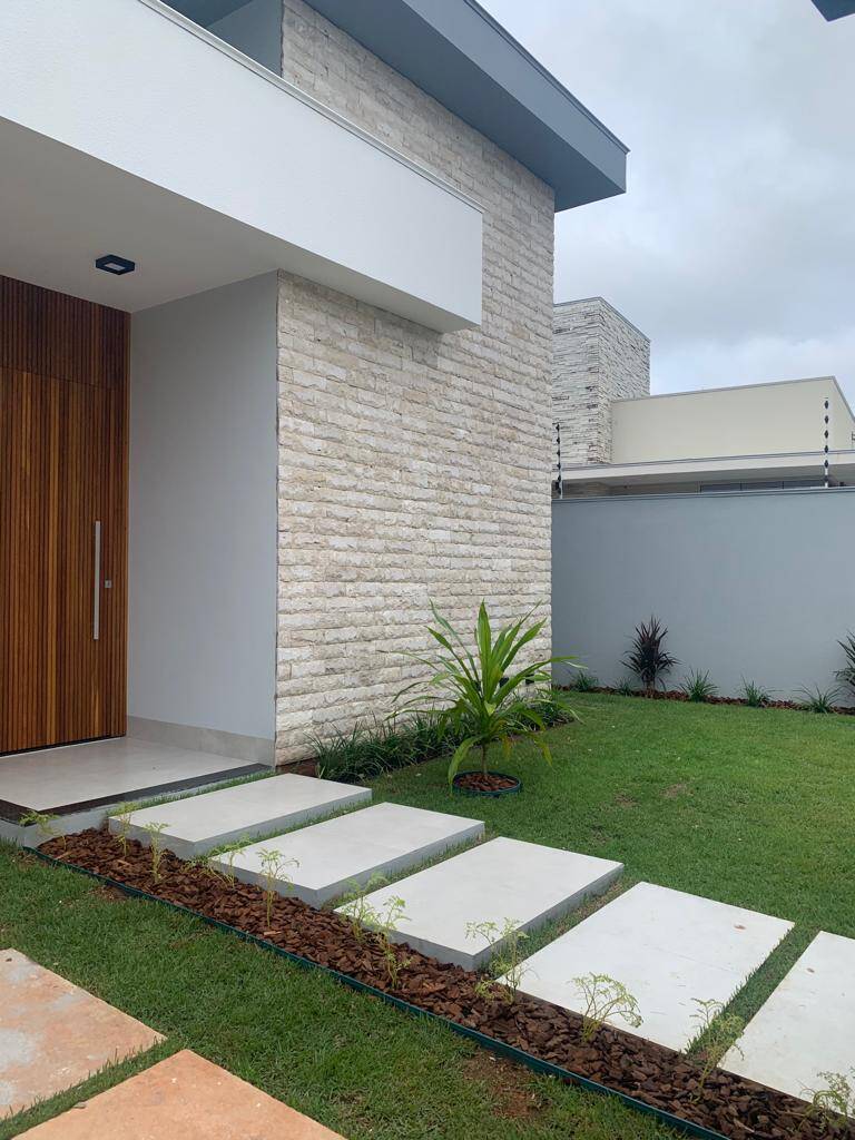 Casa à venda com 3 quartos, 238m² - Foto 1