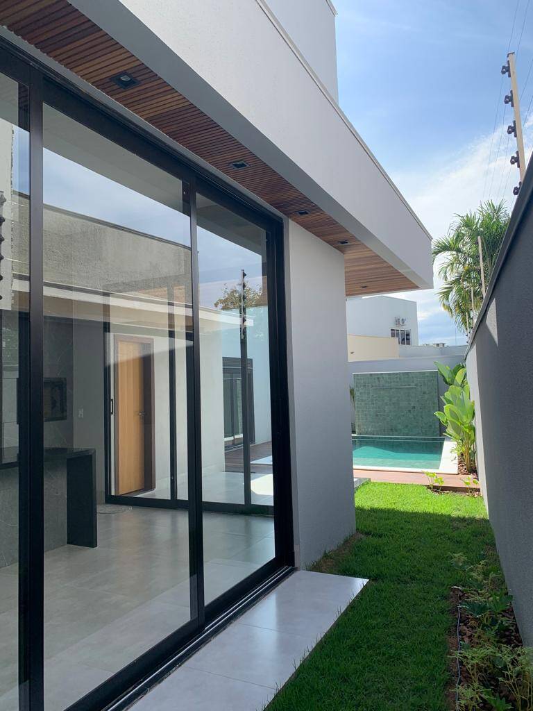 Casa à venda com 3 quartos, 238m² - Foto 4