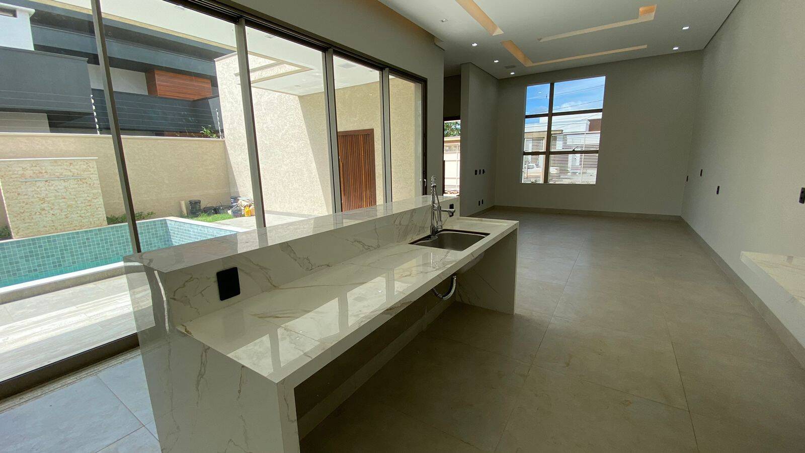 Casa à venda com 3 quartos, 360m² - Foto 7