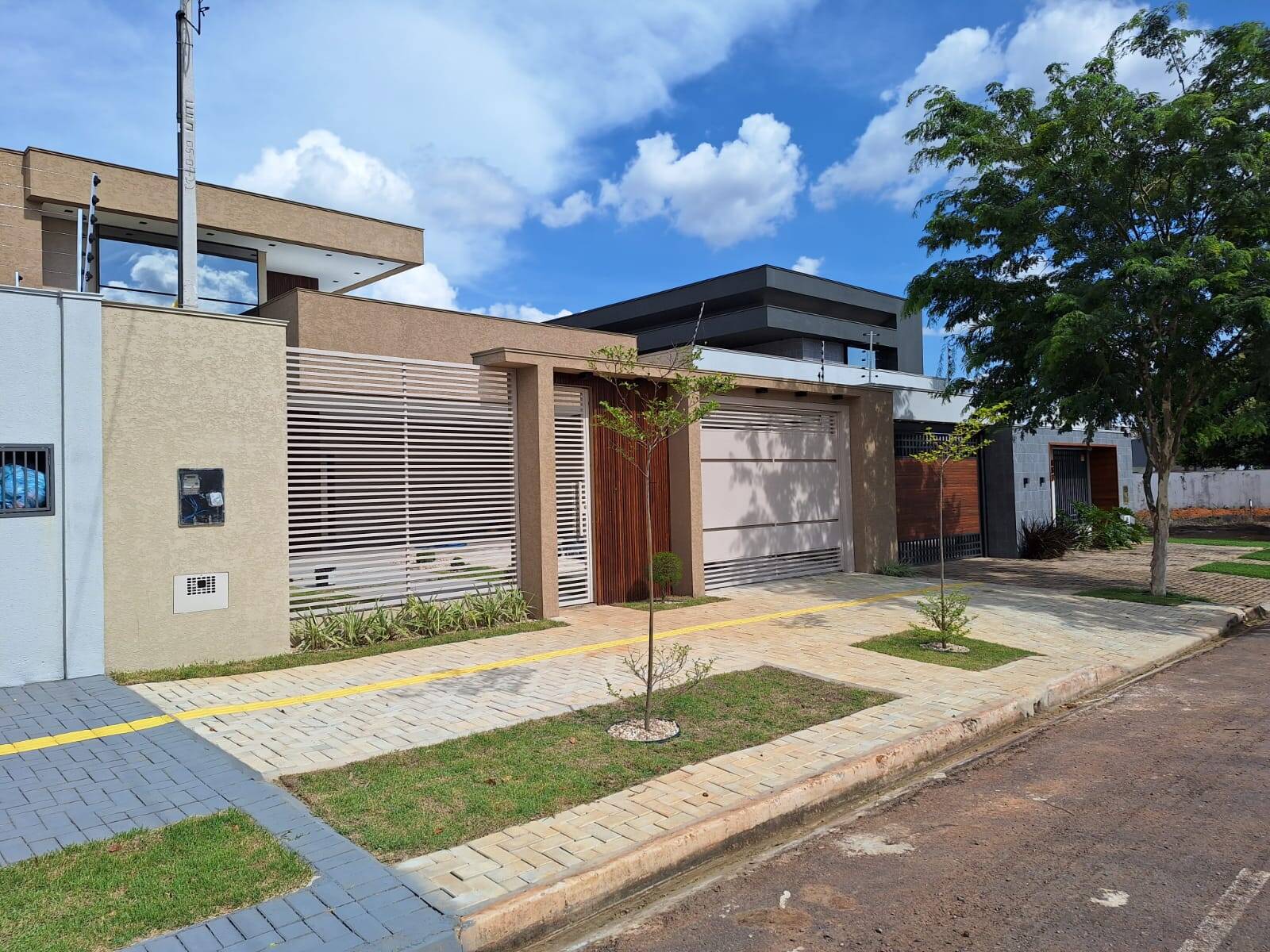 Casa à venda com 3 quartos, 360m² - Foto 2