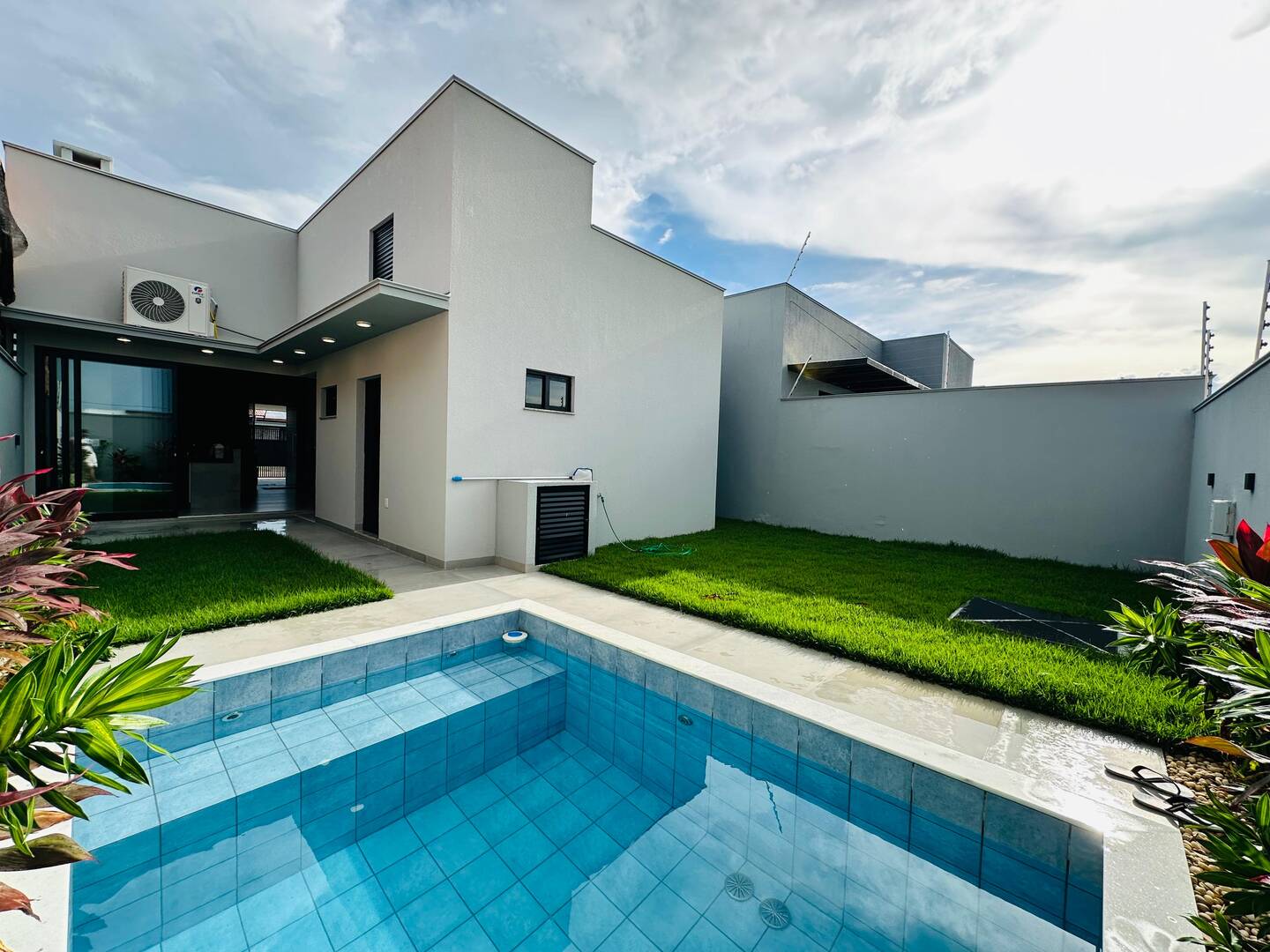 Casa à venda com 3 quartos, 155m² - Foto 3