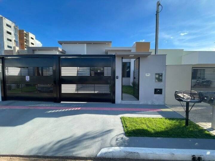 Casa à venda com 3 quartos, 102m² - Foto 2