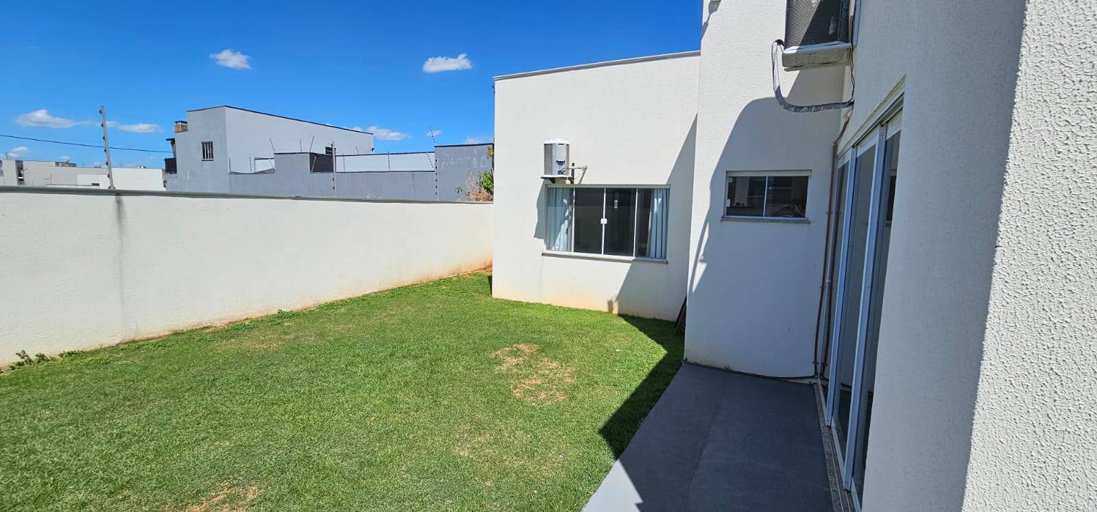 Casa à venda com 3 quartos, 317m² - Foto 11