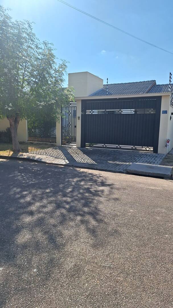 Casa à venda com 3 quartos, 300m² - Foto 2