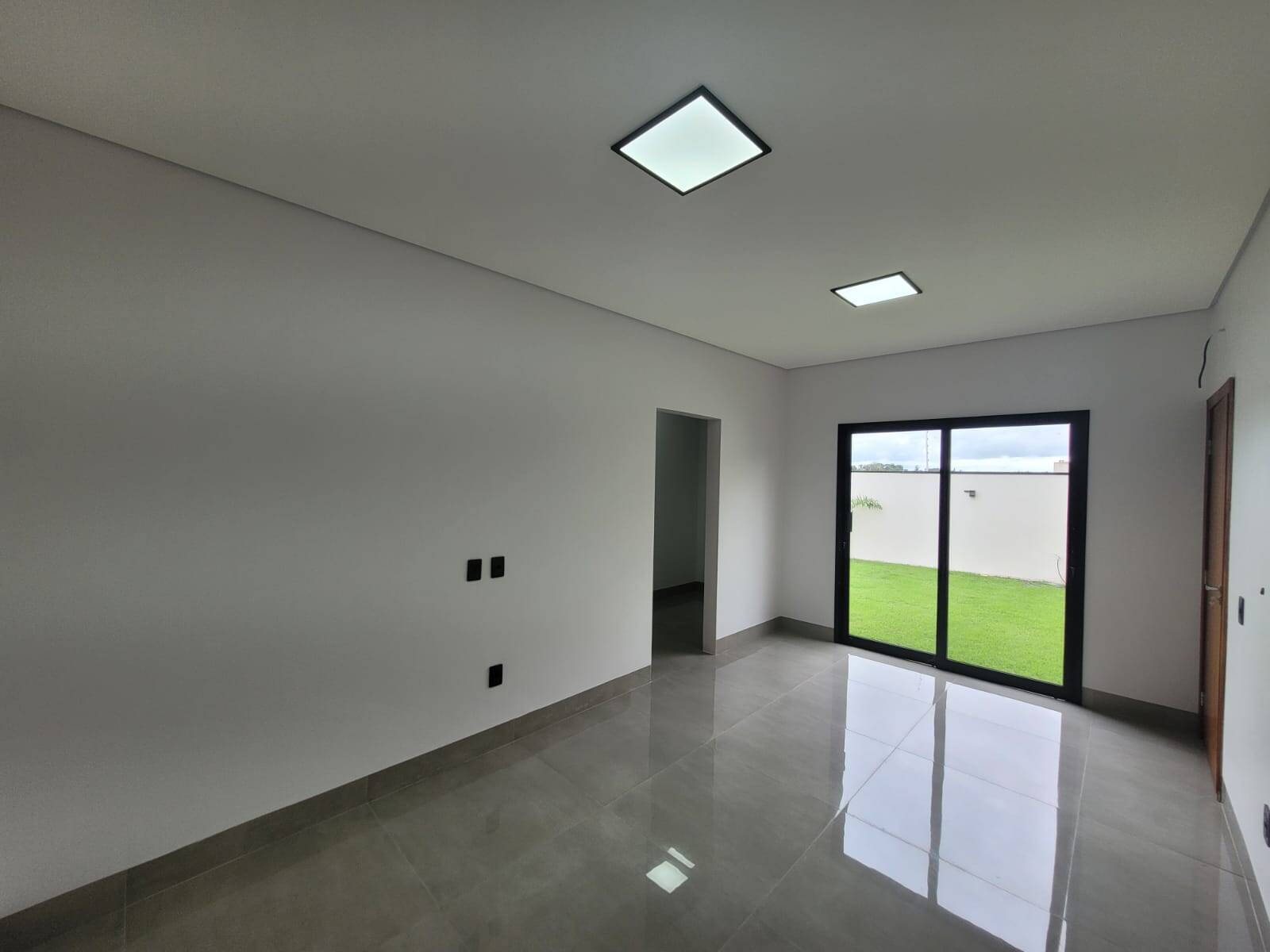 Casa à venda com 3 quartos, 188m² - Foto 3