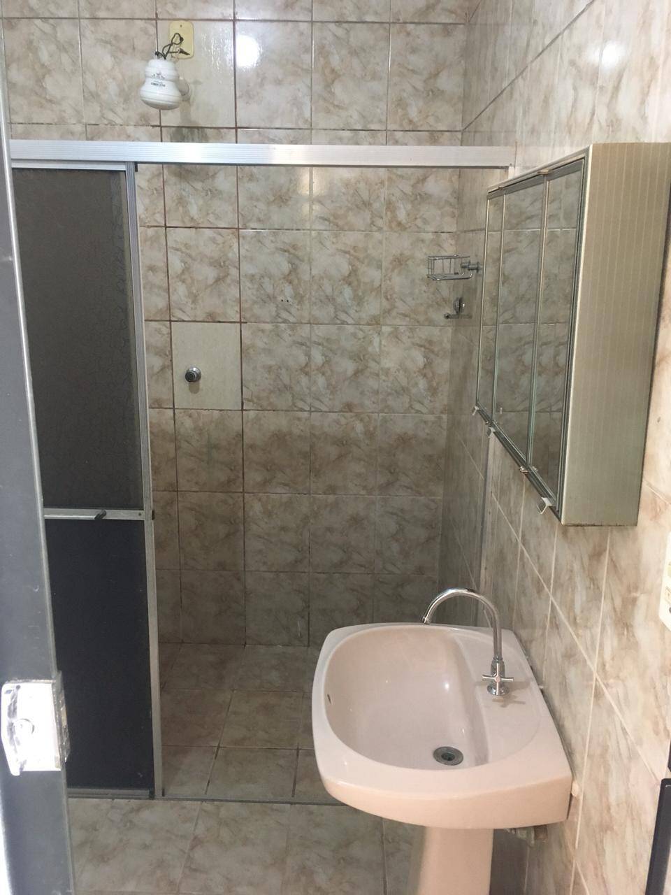 Casa à venda e aluguel com 2 quartos, 100m² - Foto 7